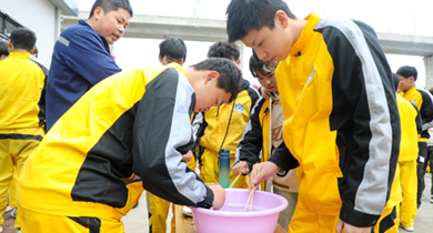 汽修学校